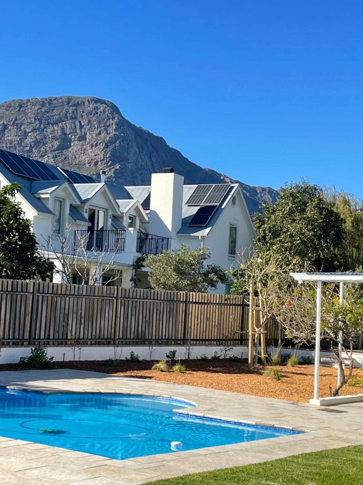 Largest One Bed Apartment & Private Pool In The Hoek Франсхук Экстерьер фото